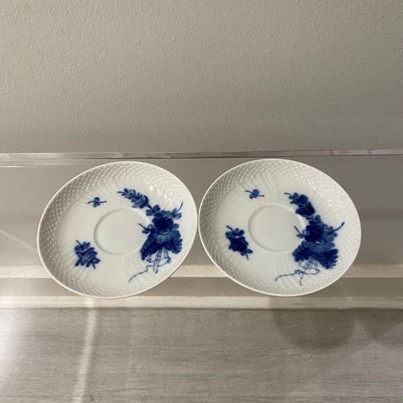 Vintage ROYAL COPENHAGEN BLUE FLORAL COFFEE SAUCER - Picture 6 of 6